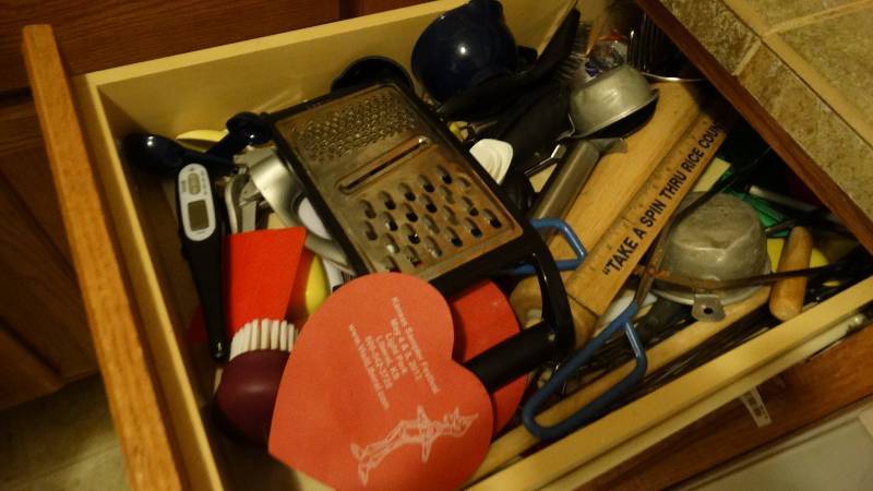 lot 876 image: Lot of various kitchen utensils
