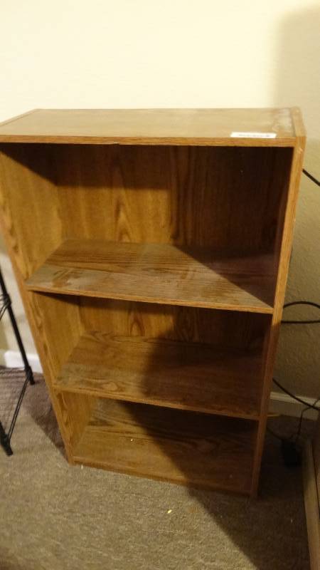 lot 906 image: Bookshelf