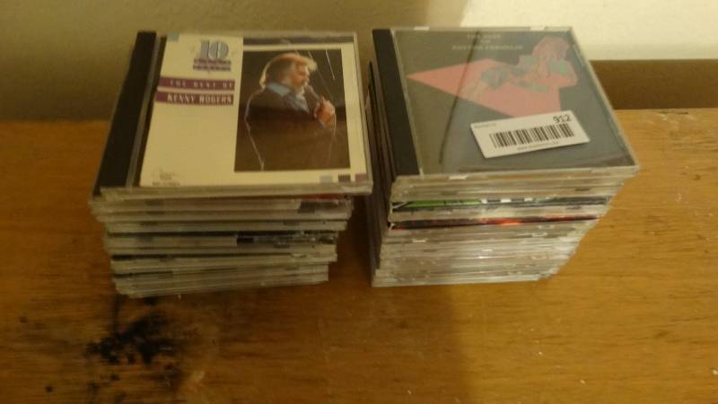 lot 912 image: Lot of various Cds