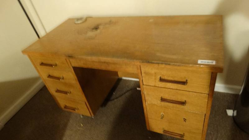 lot 913 image: Vintage wood teachers desk
