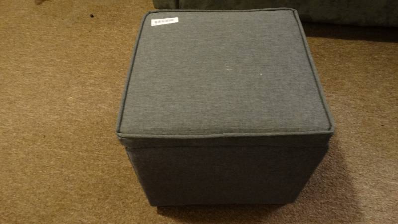 lot 917 image: Ottoman wstorage.