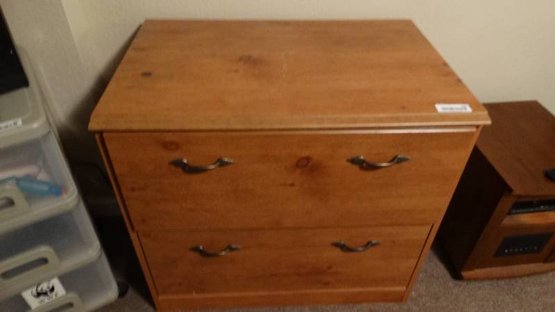 lot 932 image: 2 drawer lateral file cabinet