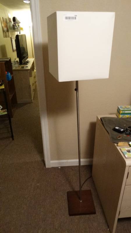 lot 936 image: Modern floor lamp w shade