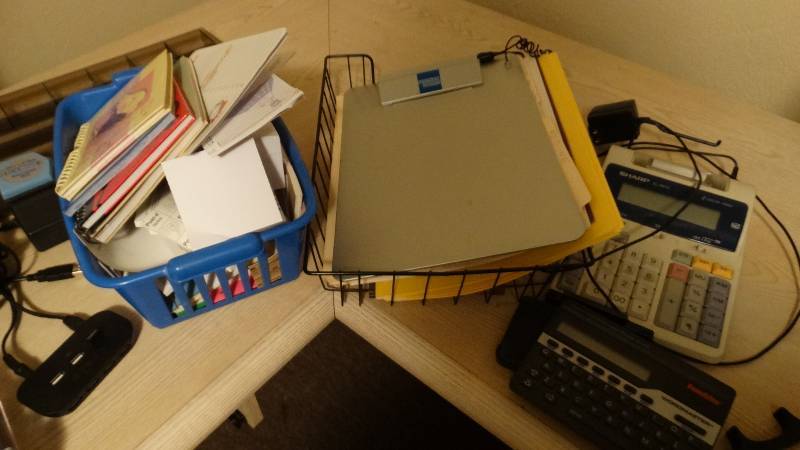 lot 950 image: Large lot of assorted office supplies