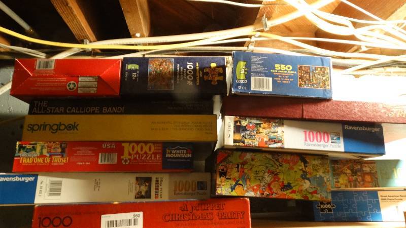 lot 960 image: LARGE lot of various puzzles