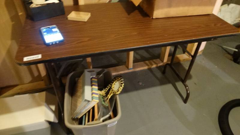 lot 977 image: Folding table