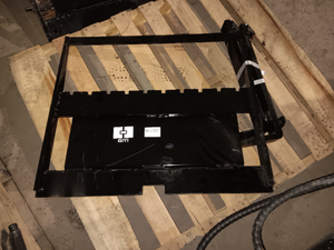 lot 1400 image: Unused - GIYI - Mini Skid Steer Quick Attach Plate with 28in Forks Model B64702