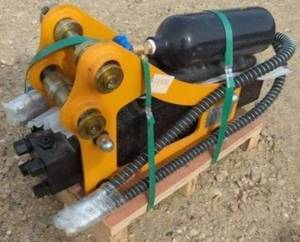lot 1403 image: Unused - GIYI Hydraulic Breaker Excavator Attachment Model CE SB05