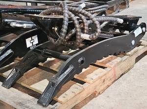 lot 1316 image: Unused GIYI 3 Ton Hydraulic Thumb Attachment for an Excavator - 39 Inch Length - Grab rocks, scrap metal, concrete debris, or other materials that might be difficult to handle with a standard excavator bucket.