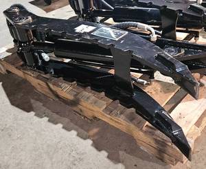 lot 1311 image: Unused GIYI 7 Ton Hydraulic Thumb Attachment for an Excavator - 44 Inch Length - Grab rocks, scrap metal, concrete debris, or other materials that might be difficult to handle with a standard excavator bucket.