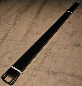 lot 1283 image: Unused Set of GIYI 10ft Forklift Extensions