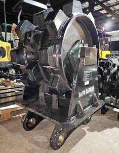 lot 1307 image: UNUSED - GIYI - Heavy Duty 34 Ton Compaction Wheel Attachment for a CAT 320 Excavator or Equivalent - 28 Inch Diameter - 19 Inches Wide