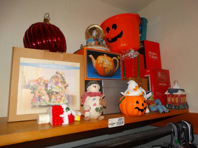lot 2001 image: Christmas, Fall, & Halloween Decor.