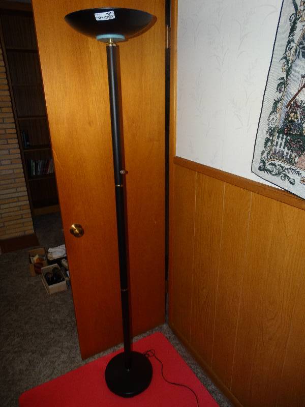 lot 2013 image: Black Floor Lamp.