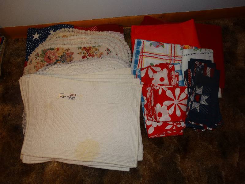 lot 2031 image: Lot of Placemats & Table Linens.