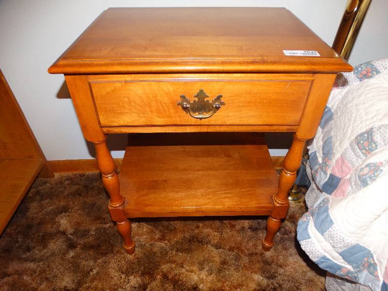 lot 2034 image: Vintage Wood Night Stand wdrawer.