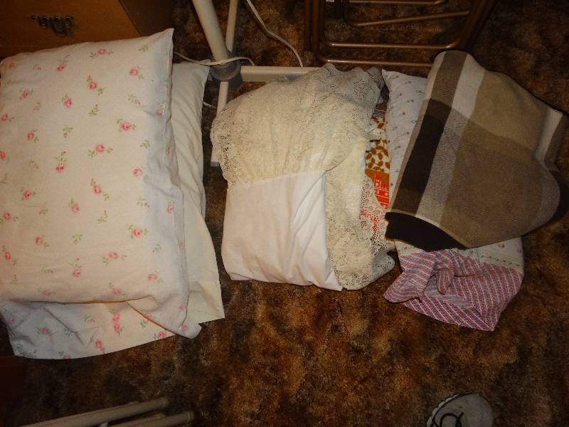 lot 2046 image: Large lot of Pillows & BeddingBlankets.