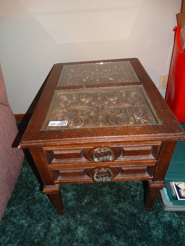 lot 2065 image: Vintage End TableDrawer & Glass inset top.