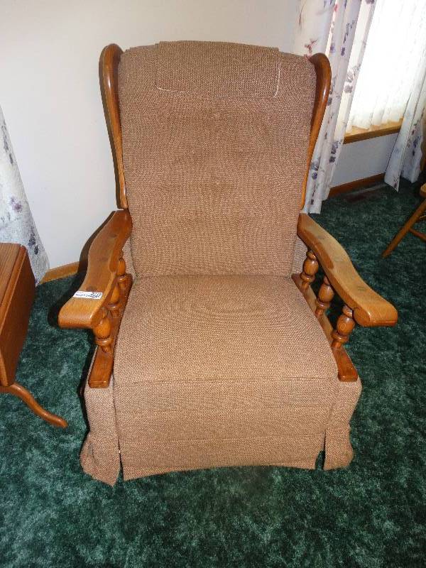 lot 2072 image: La-Z-Boy Oak Trim Swivel RockerRecliner.