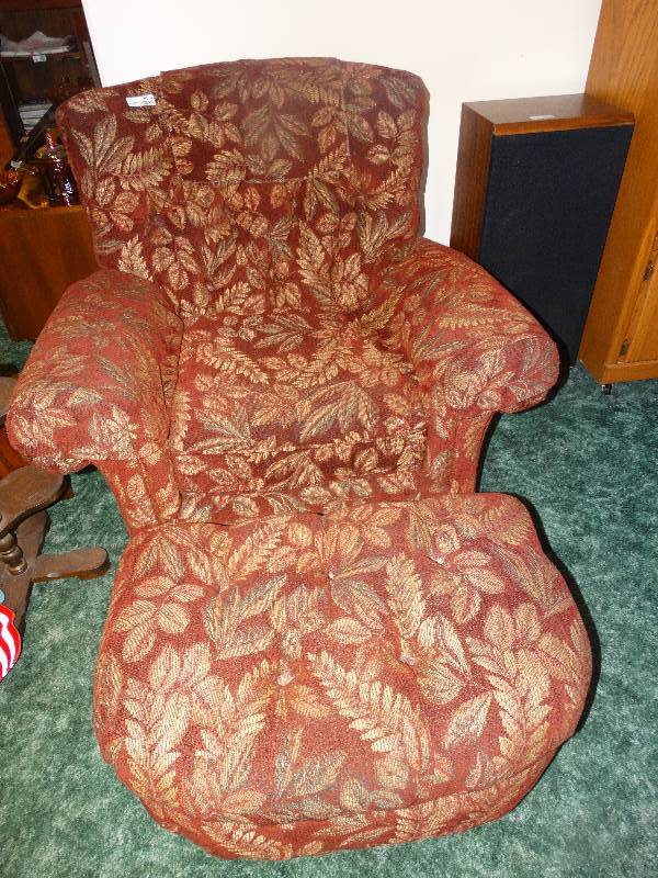lot 2074 image: Large Arm Chair wOttoman.