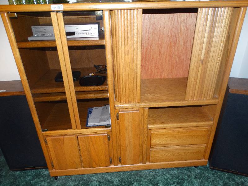 lot 2076 image: Large Oak Entertainment CenterCabinet & Samsung DVDVHS Player wRemote & Linksys Router.