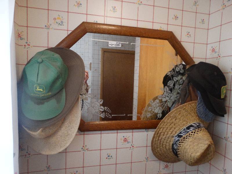 lot 2136 image: Hat Rack Mirror wHats.