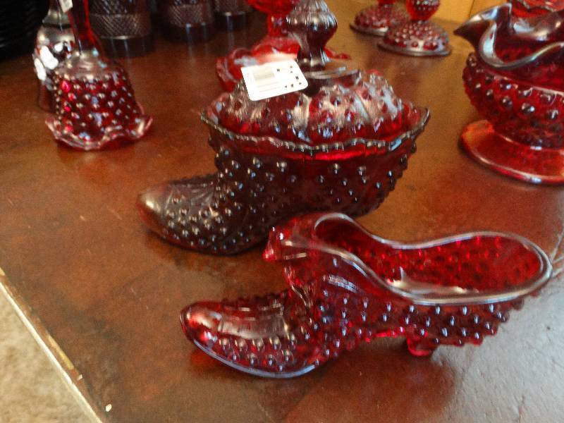 lot 2179 image: Ruby Red Hobnail Glass Lidded Shoe & Puss-N-Boots Ring Holder - Possibly Fenton.