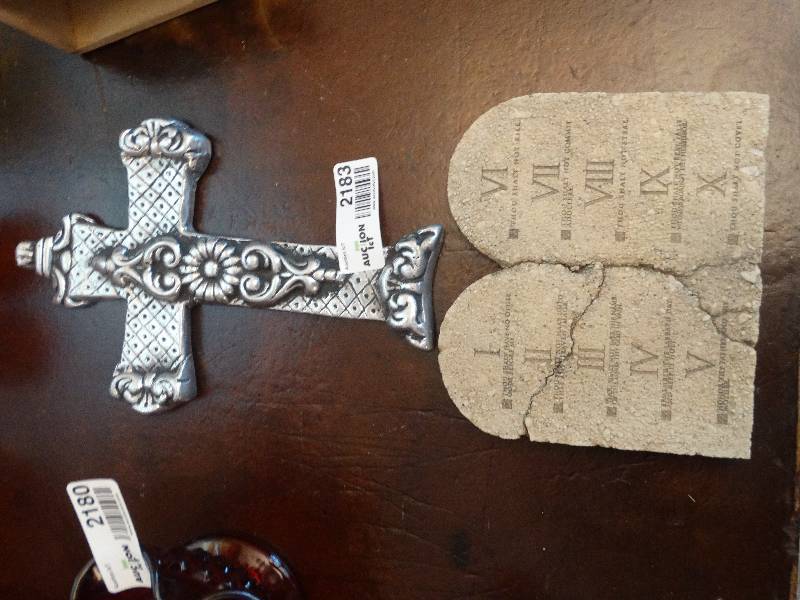 lot 2183 image: Ten Commandments Plaque & Metal Cross.