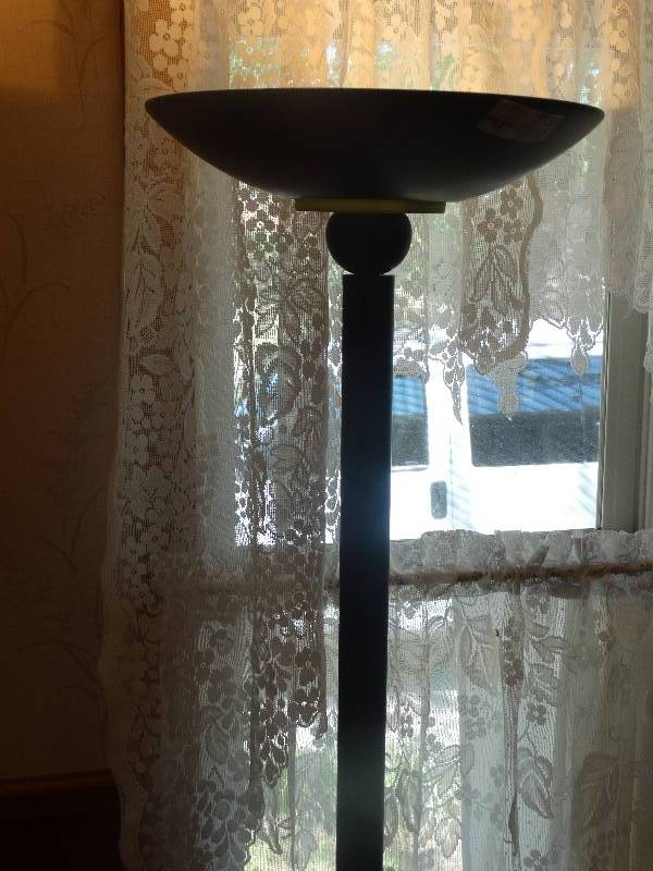 lot 2188 image: Black Metal Floor Lamp.