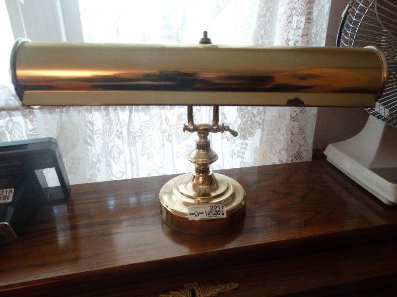 lot 2217 image: Brass Desk Lamp.