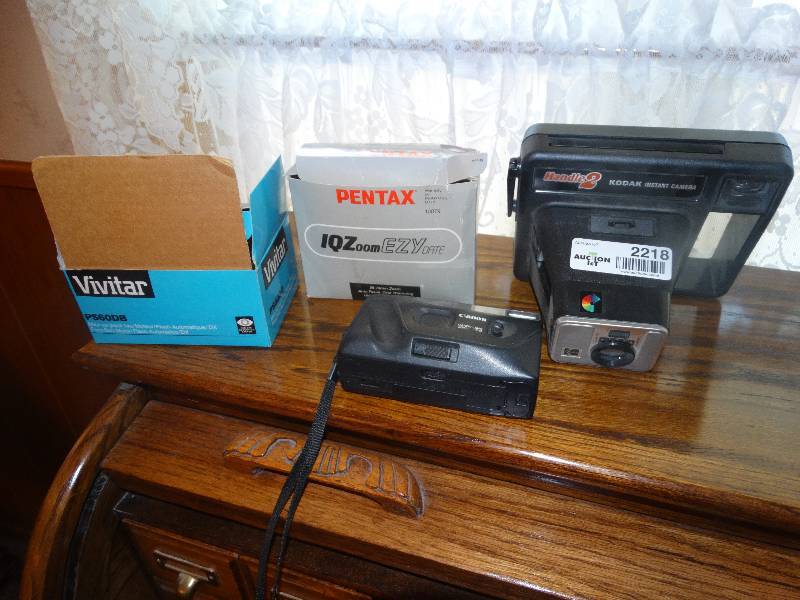 lot 2218 image: Lot of 4 Cameras.  Vivitar, Pentax, Canon, Kodak.
