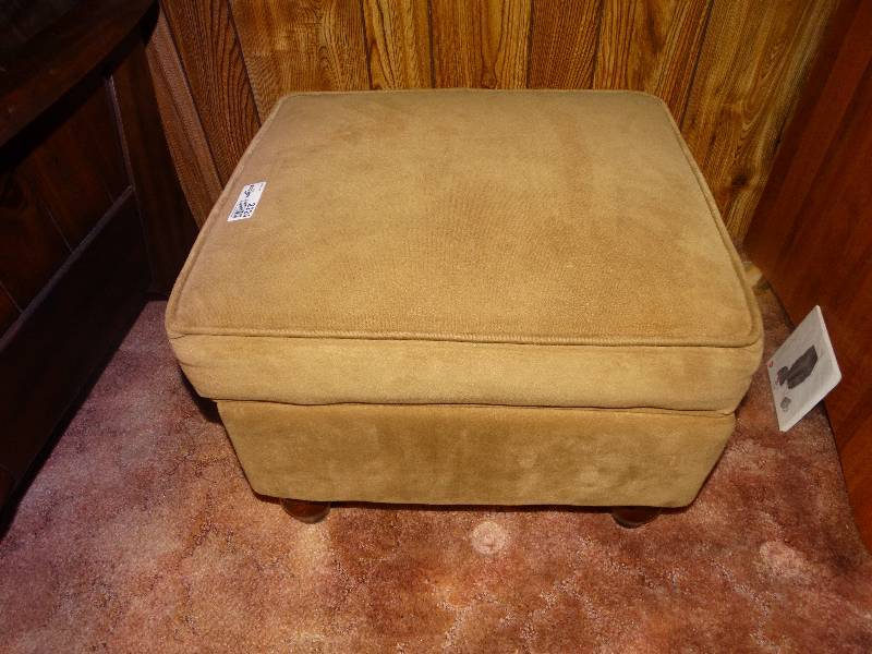 lot 2224 image: Storage Ottoman & 2 Prints.