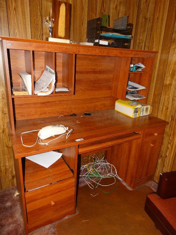 lot 2226 image: Computer Desk & Contents.