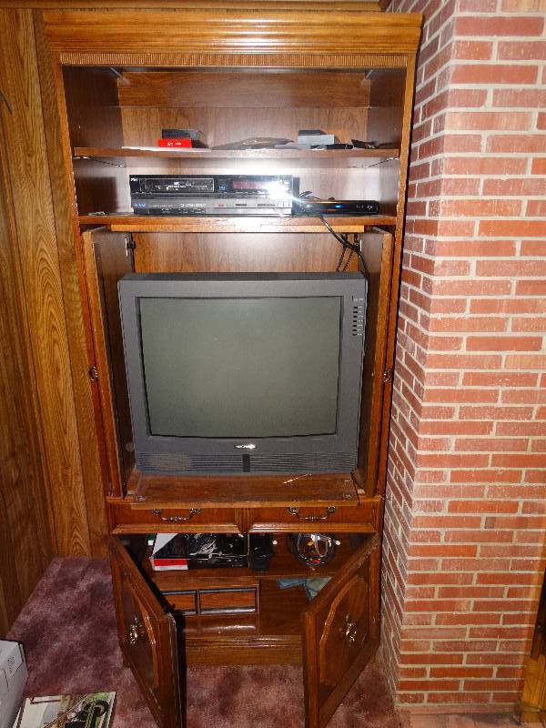 lot 2236 image: Entertainment Cabinet wMagnavox TV, VHS player, Zenith Digital TV Tuner & All Contents in Cabinet.