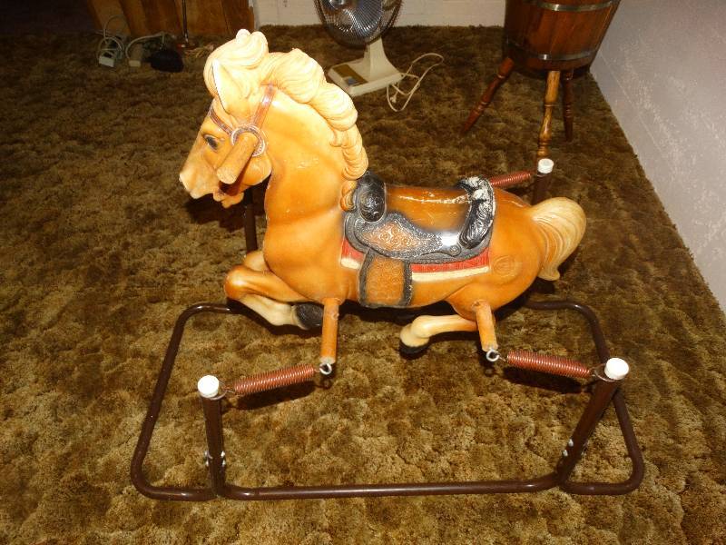 lot 2243 image: Vintage Bouncy Horse.