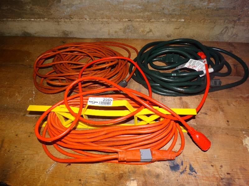 lot 2265 image: Lot of Heavy Duty Extension Cords.