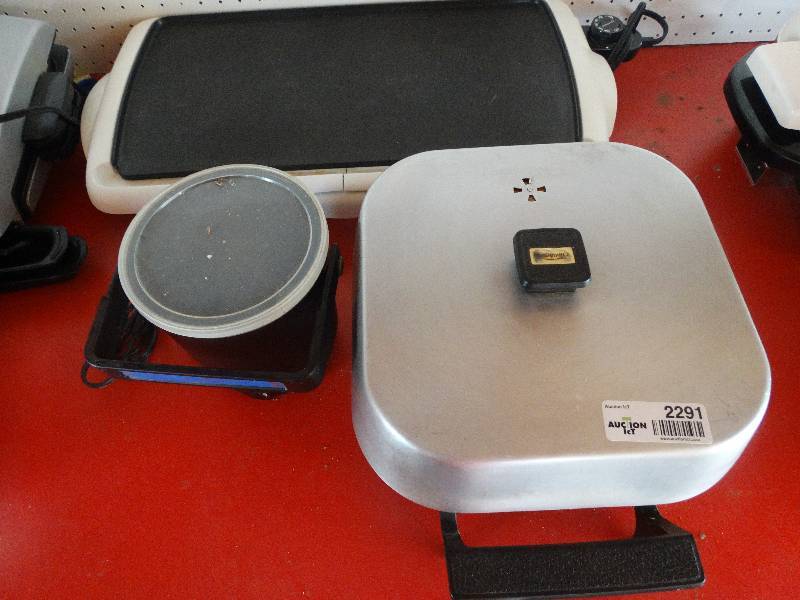 lot 2291 image: Electric Skillet, Fry Baby, Presto Griddle.