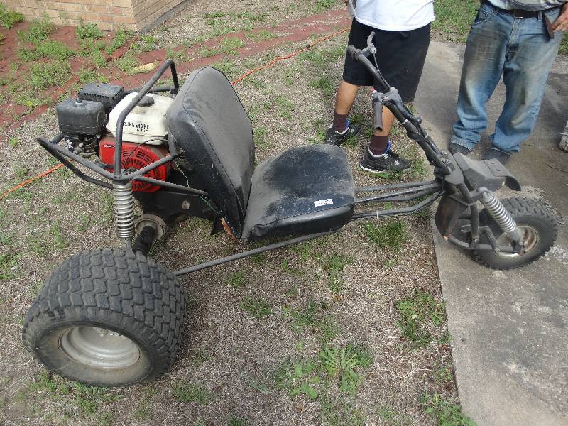 lot 2331 image: 6.5 HP motorized trikego cart