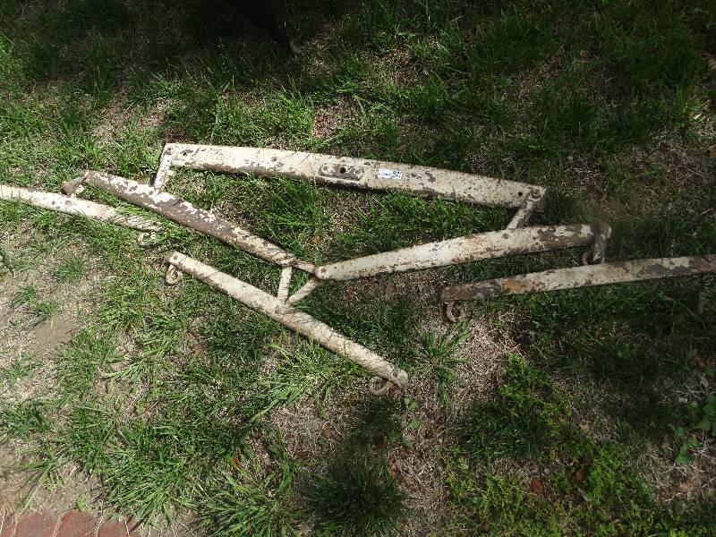 lot 2342 image: Horse team 3 horse harness