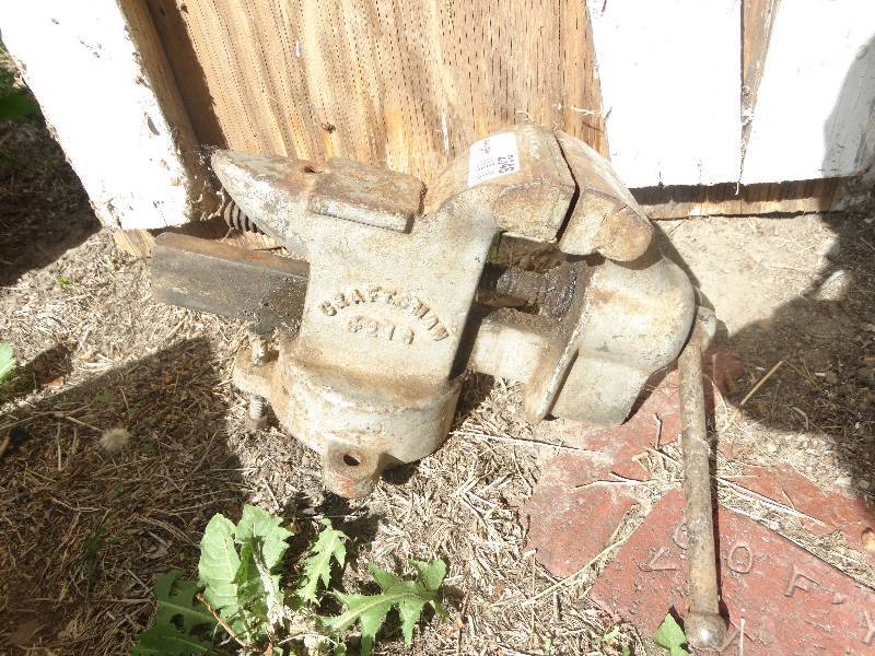 lot 2348 image: Craftsman bench vise