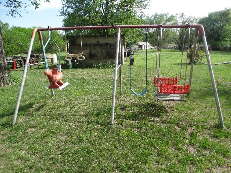lot 2369 image: Swing set