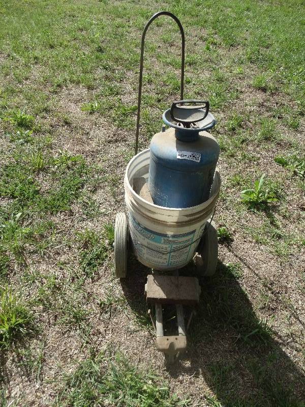 lot 2372 image: Cart & sprayer