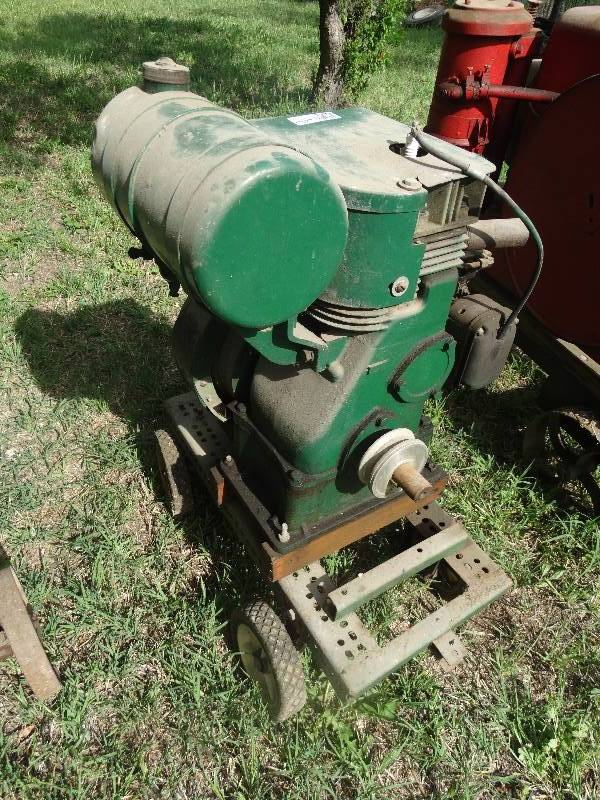 lot 2378 image: Fairbanks Morse Nuvo engine co. motor on cart
