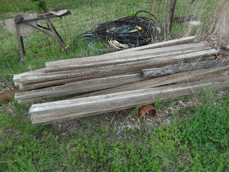 lot 2397 image: Large lot of various lumber wood