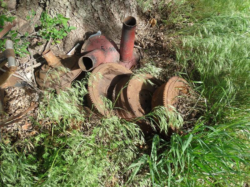 lot 2426 image: Large lot of various scrap metal