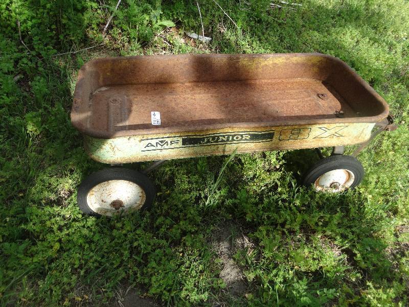 lot 2432 image: Old wagon