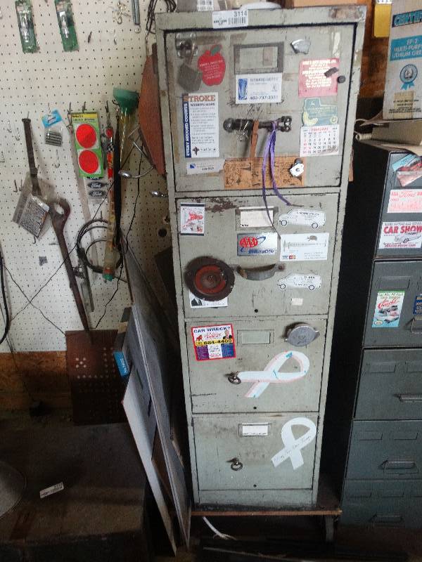 lot 3114 image: file cabinet and contents.