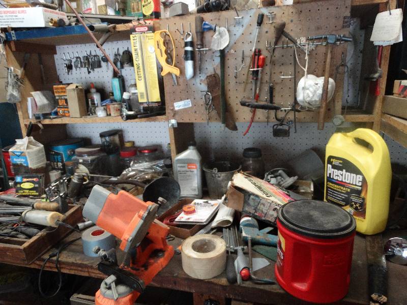 lot 3124 image: All contents on workbench top only, hardware cabinets are not included.