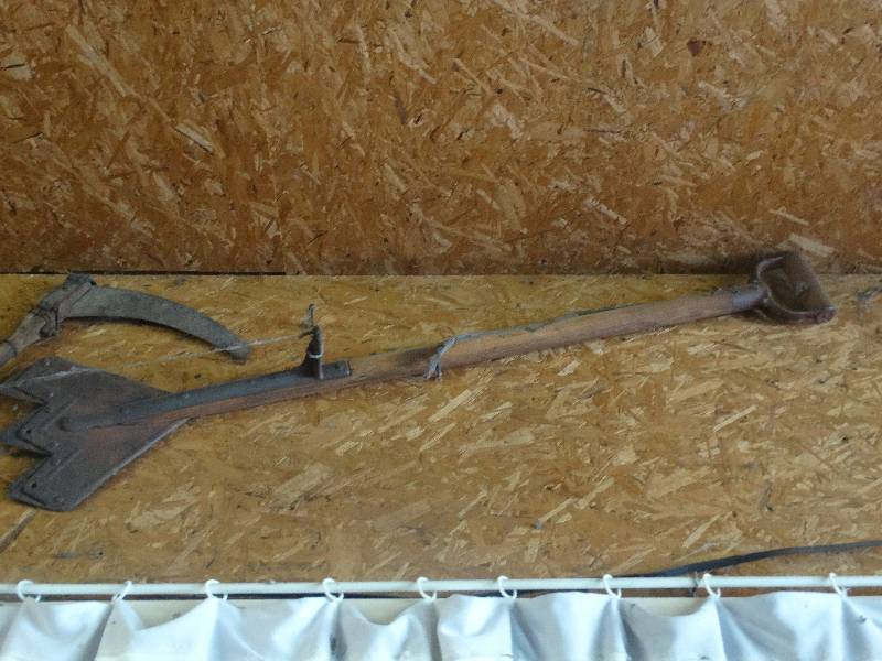 lot 3130 image: Antique tools.