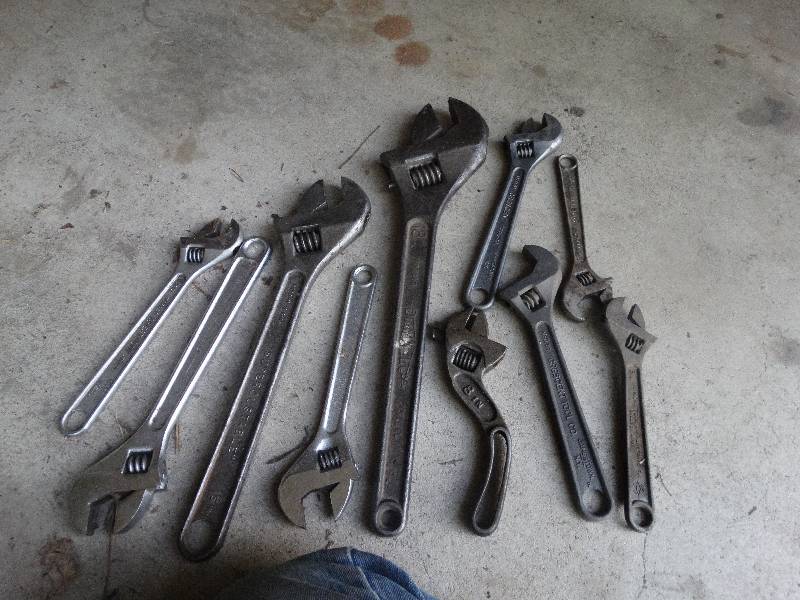 lot 3143 image: Lot of wrenches various sizes.